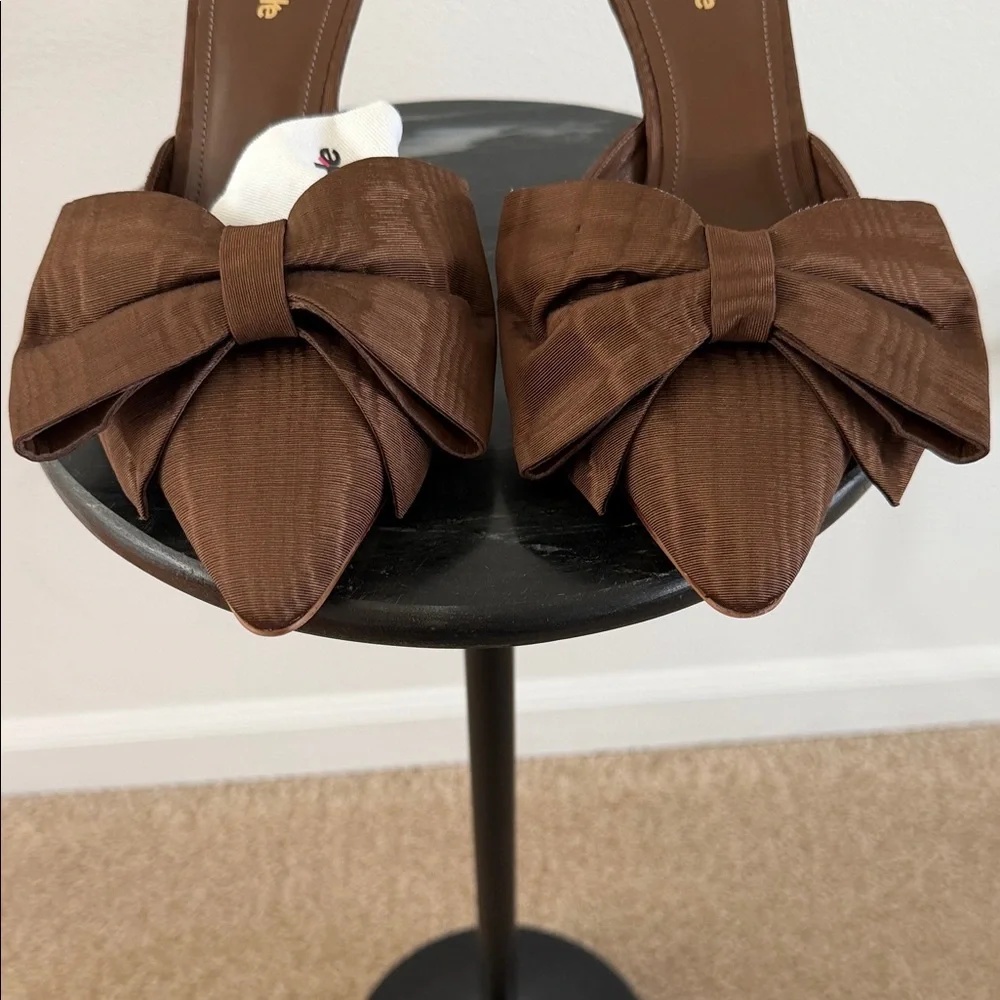 Larroude- Mini Elle Pump Brown Slip-On NWOT- Size 6 - Picture 3 of 10